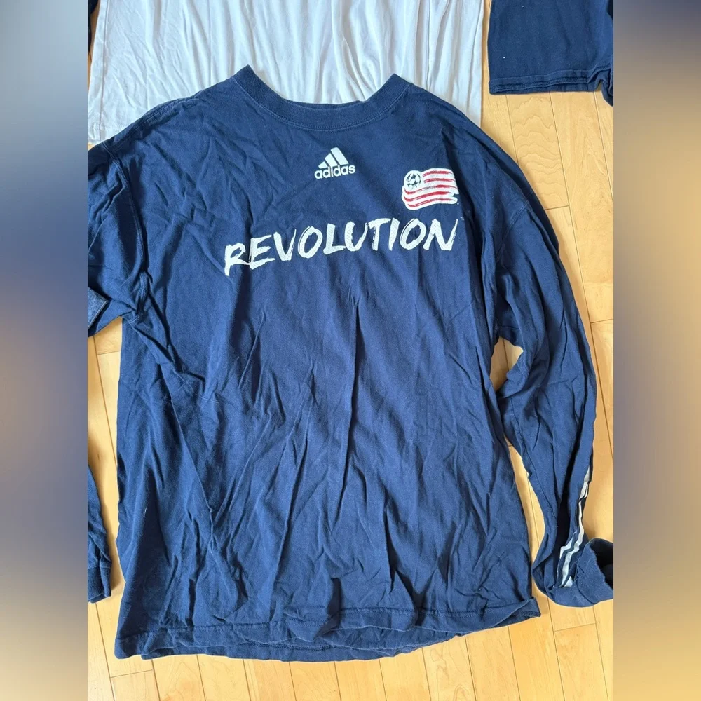 Men’s sports lot- includes Red Sox Baseball! Nike, Basketball, Soccer, Patriots - Picture 2 of 10